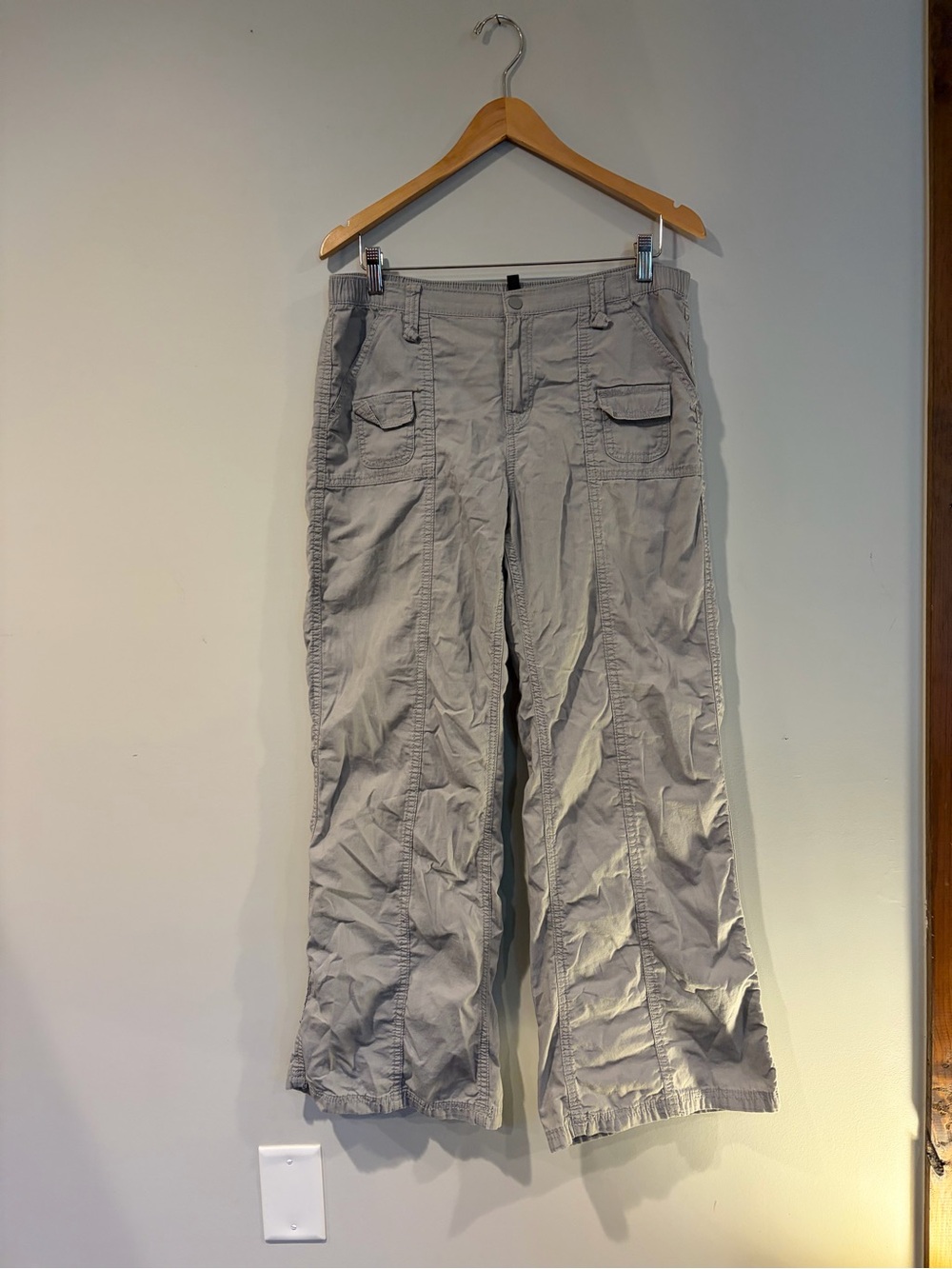 Divided Women's Cargo Pants in Light Gray